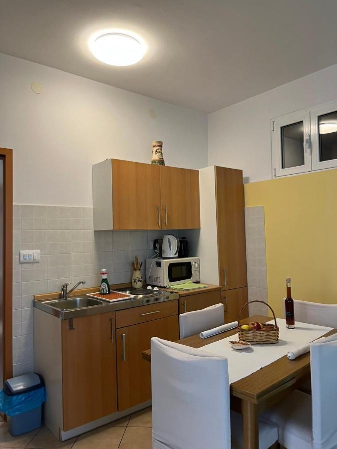 Gita Apartment Omisalj Exterior photo